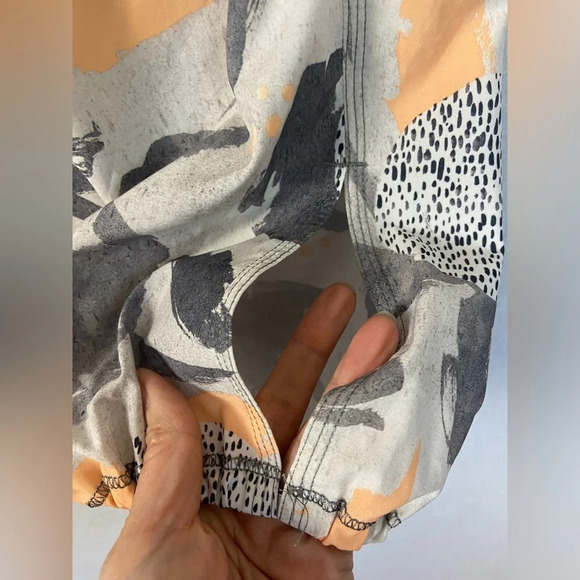 Lululemon Om Pant Mini Art Pop White Multi / Slate  Size 2 - Picture 8 of 13